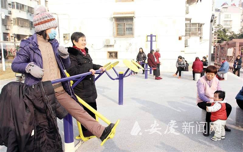 满足城乡老年人居家养老需求 适老化改造 细微处暖人心(图1)