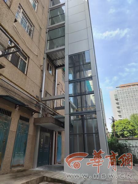 社区治理·你我共建老旧小区圆了“电梯梦”：西安一院落加装电梯 老人出门次数多了 邻里关系近了(图1)