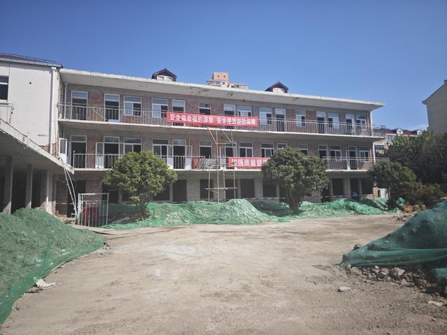 “我还要回来住”！金山这家敬老院改造升级“一人一册”护送老人迁徙(图1)