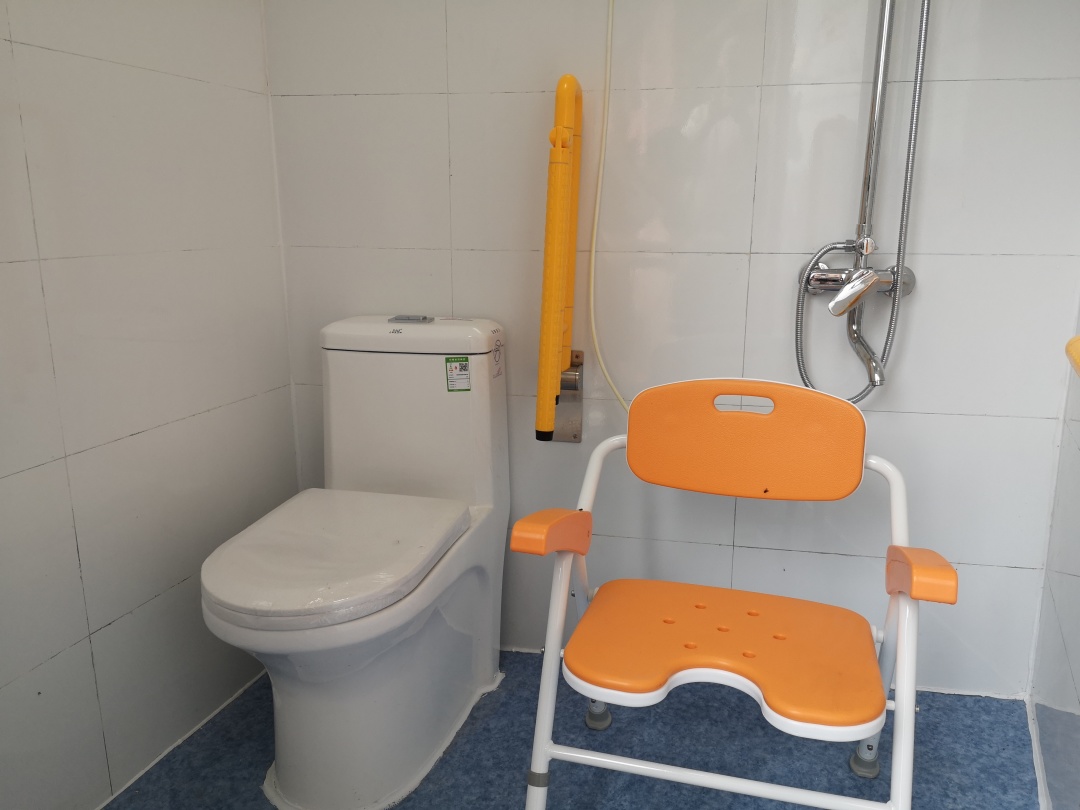 小邱帮问针对老年客群在适老化服务方面有哪些新举措？(图1)