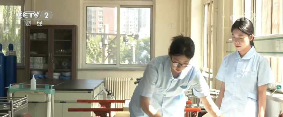 从“满足基础生活”向“追求品质”跨越 新型养老服务不断涌现年轻从业者大有可为(图14)