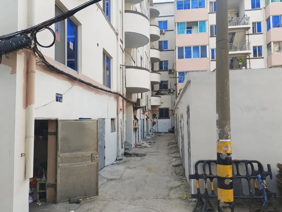 福建：稳步推进城中村和危旧房改造 支持老旧住房自主更新、原拆原建(图1)