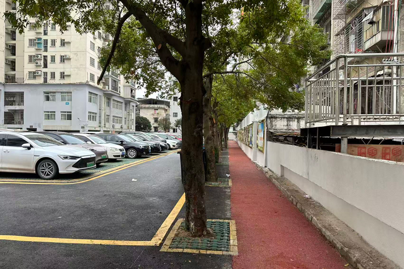 八步区：老旧小区改造提质 民生实事办到家门口(图2)