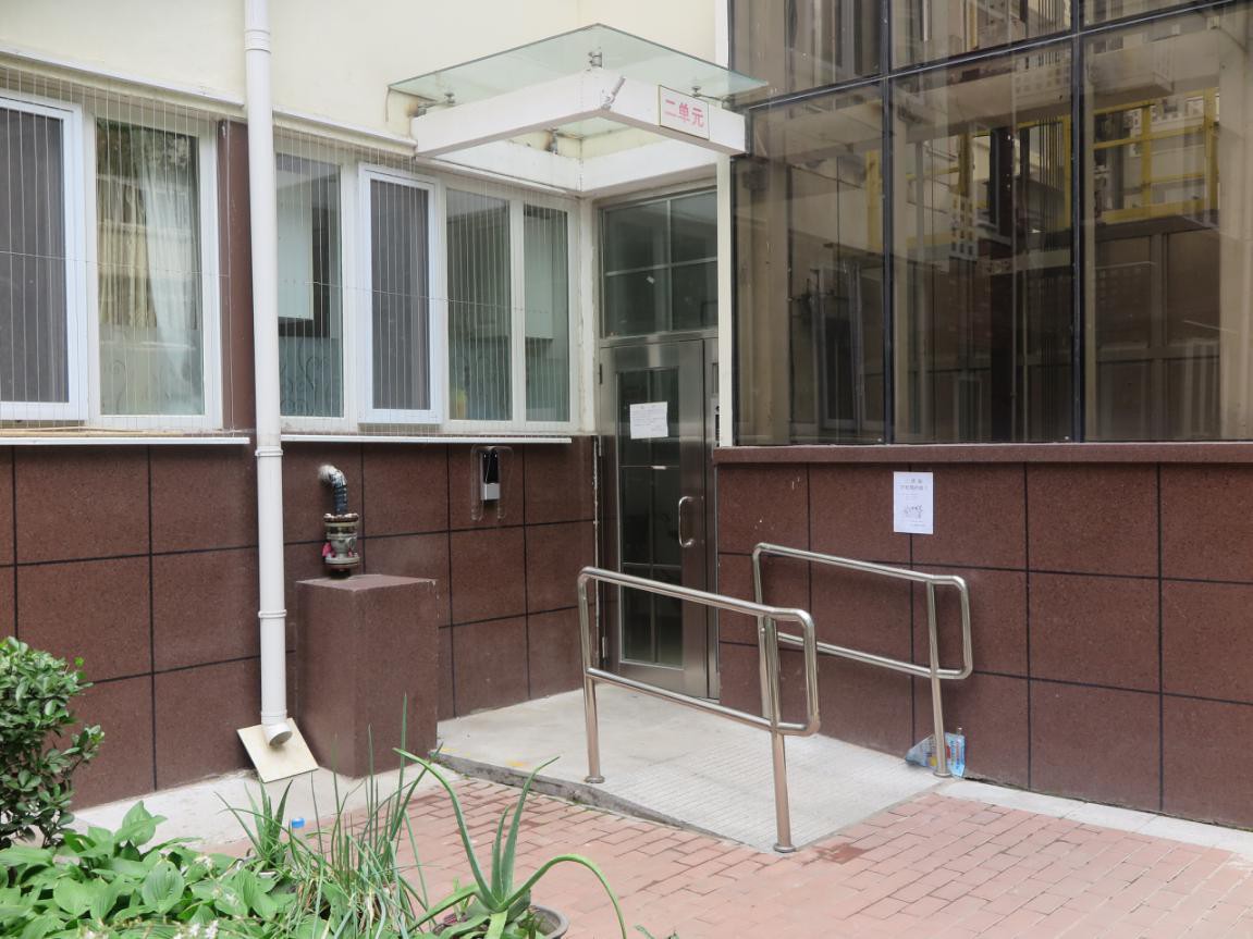 别让“不敢下楼”困住夕阳：社区适老化改造为老人解锁晚年幸福(图1)