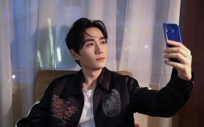 朱一龙曾被吐槽又老又丑如今秒杀众多小鲜肉无愧偶像实力派(图6)