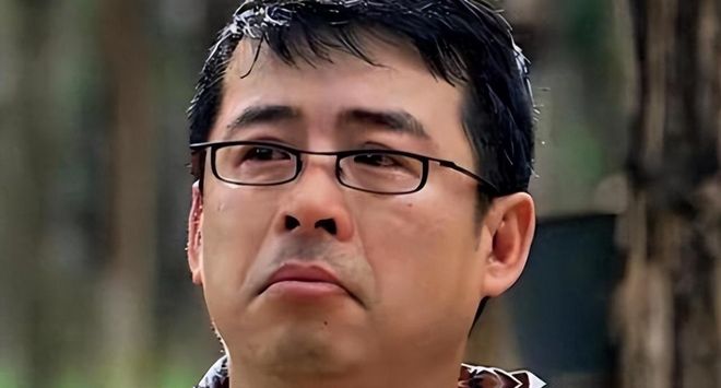 央视名嘴阿丘近况曝光住破旧楼房靠老本度日离婚后晚年凄凉(图6)