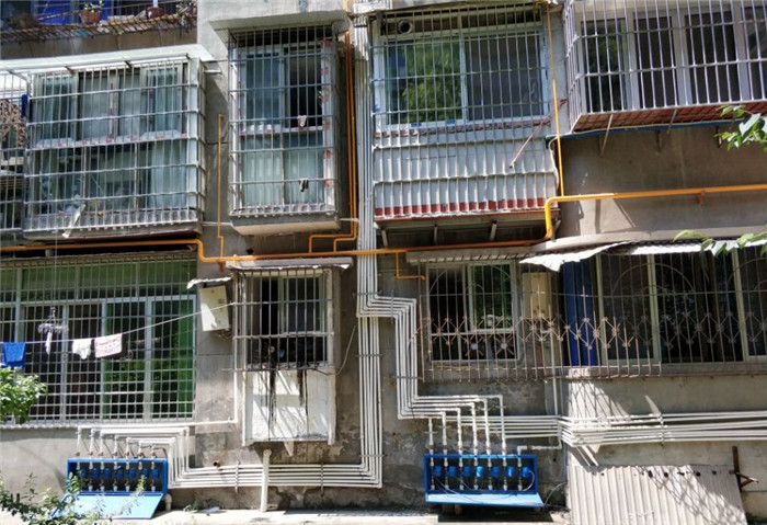 进不去屋、帮不上忙养老机器人别盲目炫技！这些功能是刚需(图1)