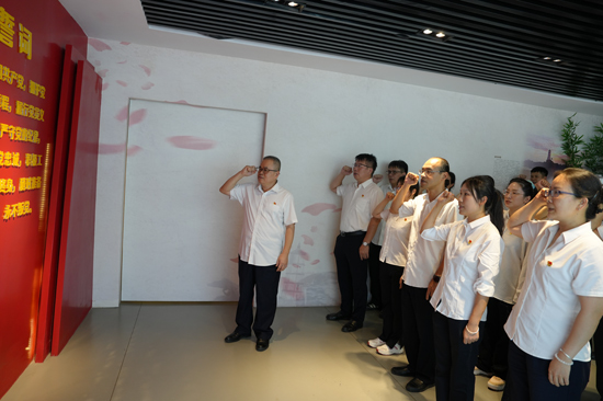 清风润南疆廉韵满崇烟(图1)