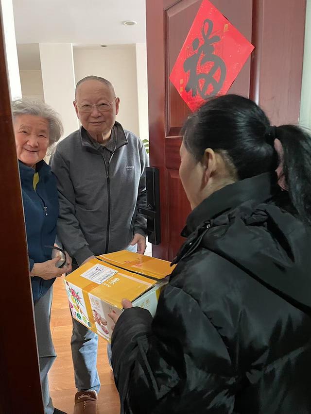 长宁这些物业公司不简单！能帮老人上门保洁、专业陪诊还能以房养老……(图1)