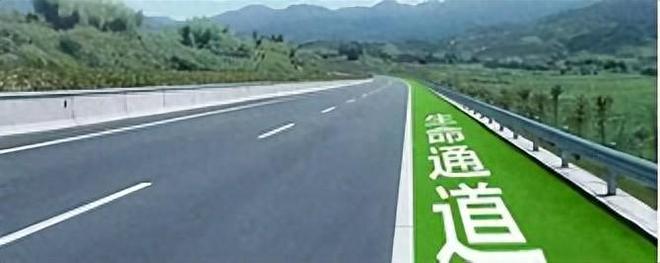 广西高速车祸致三死后续：车祸细节曝光逝者家属痛哭官方回应(图1)