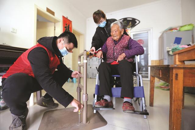 将养老事业列为“C位” 人口大省探路银发经济的“江苏样本”(图1)