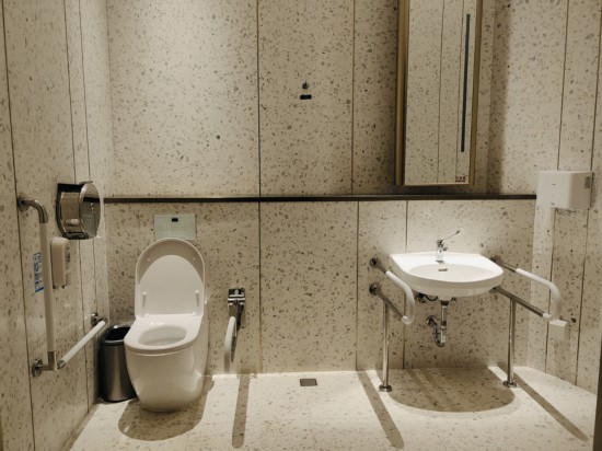 什么样的商场老人爱逛？上海发布“银发友好商场”建设指引(图1)