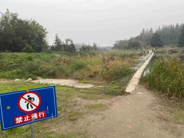 华商报记者走访了12座城市公园适老化方面这些做得还不错但还有改进空间(图23)