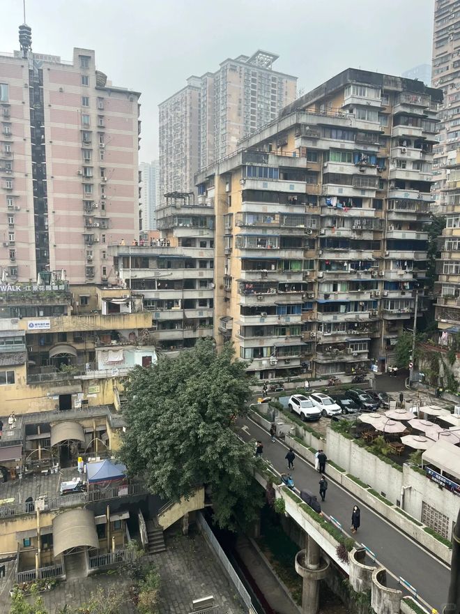 “老旧小区”回温被疯抢？2025住建部再定调：预计2000万人将受益(图11)