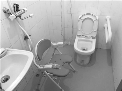 东区政协开展适老化改造专题视察(图1)