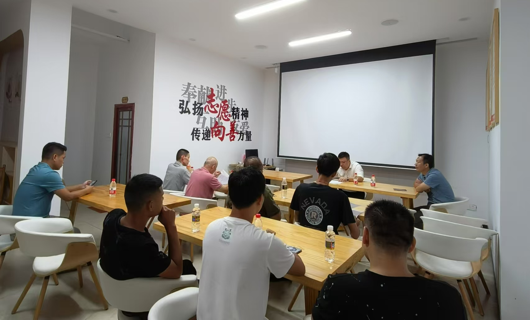 海口市秀英区：“一肩挑”扛牢治理责任 “双列席”汇聚共治智慧(图2)