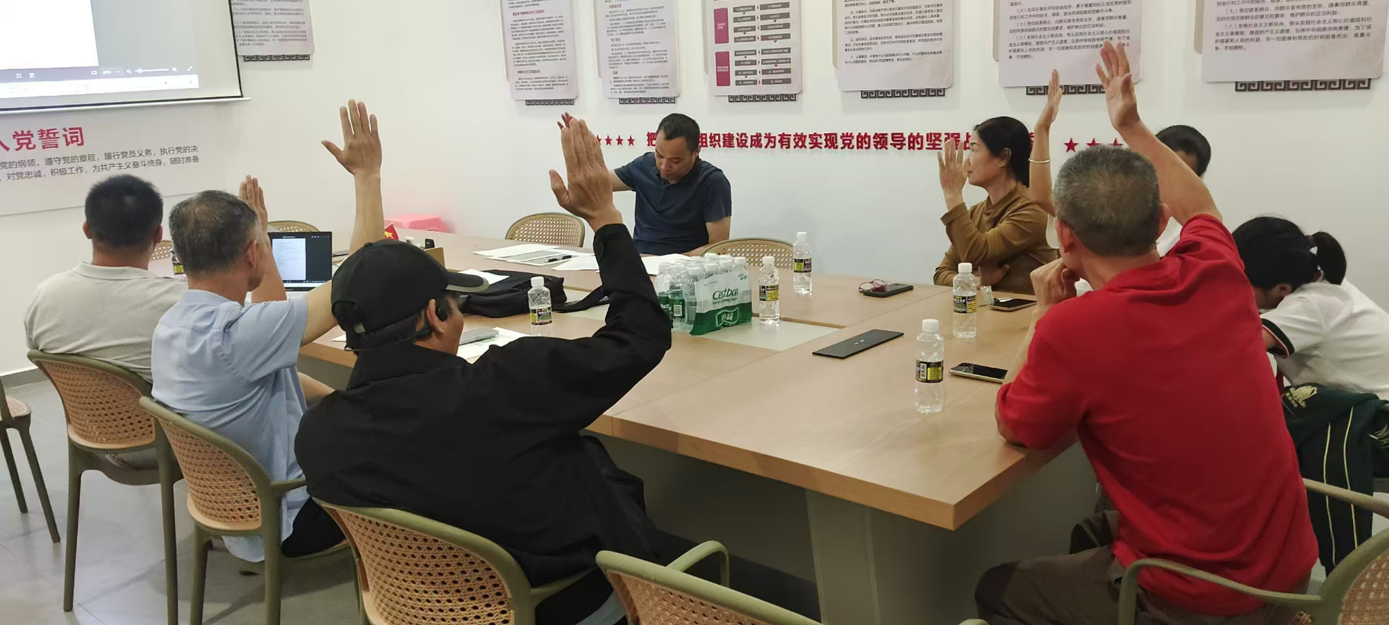 海口市秀英区：“一肩挑”扛牢治理责任 “双列席”汇聚共治智慧(图4)