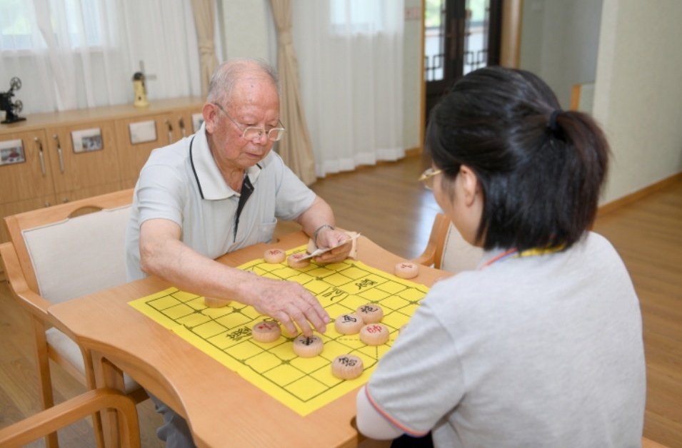 邮储银行岳阳市分行：深化适老服务传递金融温度守护幸福晚年(图1)