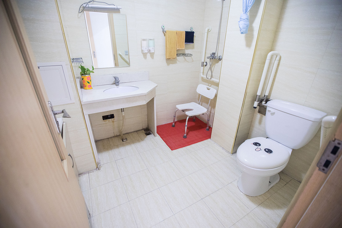 平凉庄浪：适老化改造让老年人安享晚年(图1)